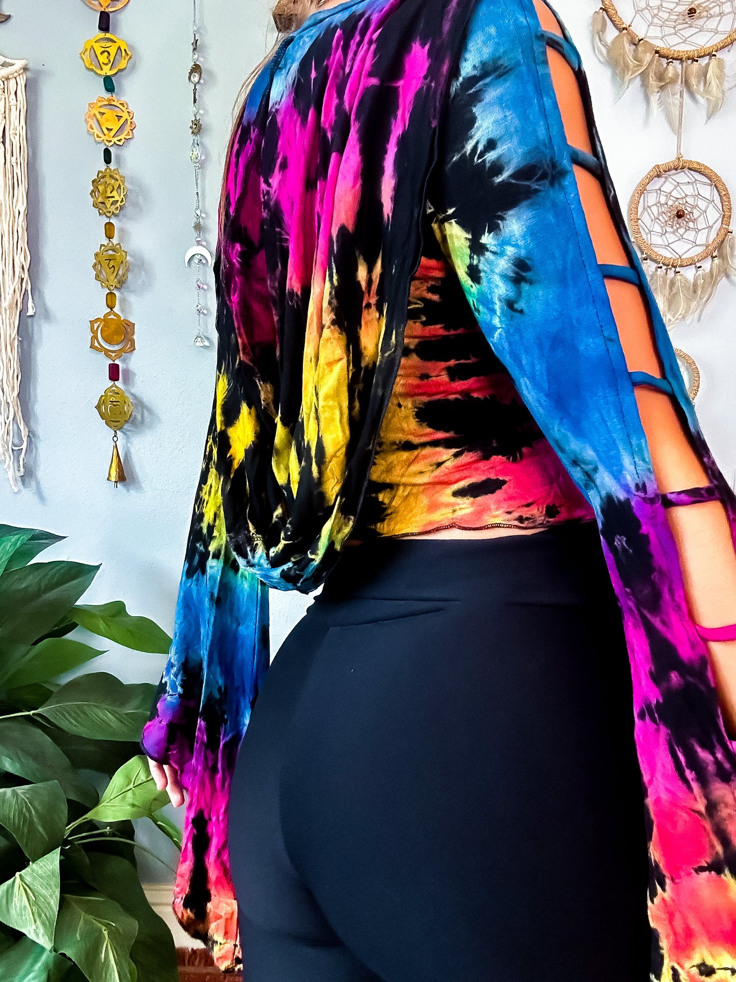 TRIXIE HOODED TOP - BLACK / RAINBOW