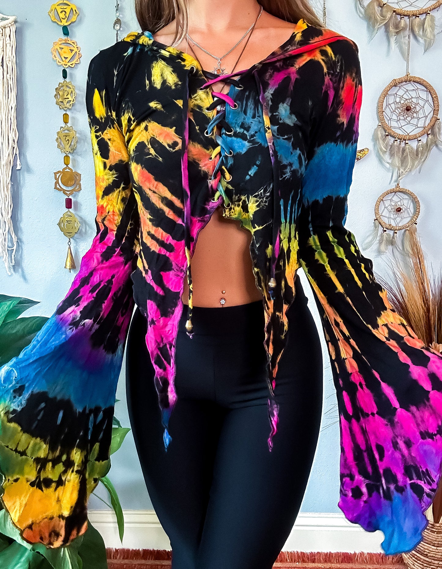TRIXIE HOODED TOP - BLACK / RAINBOW