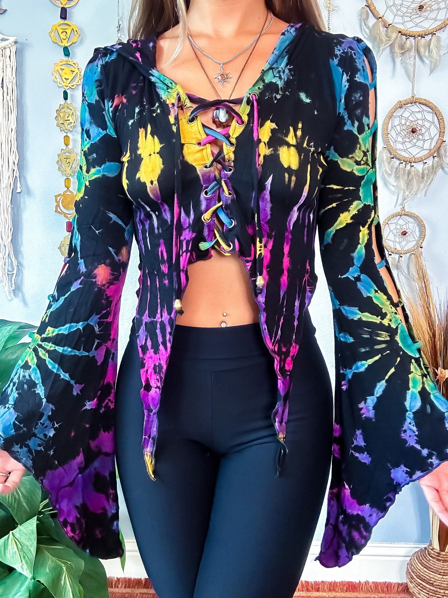 TRIXIE HOODED TOP - BLACK / RAINBOW