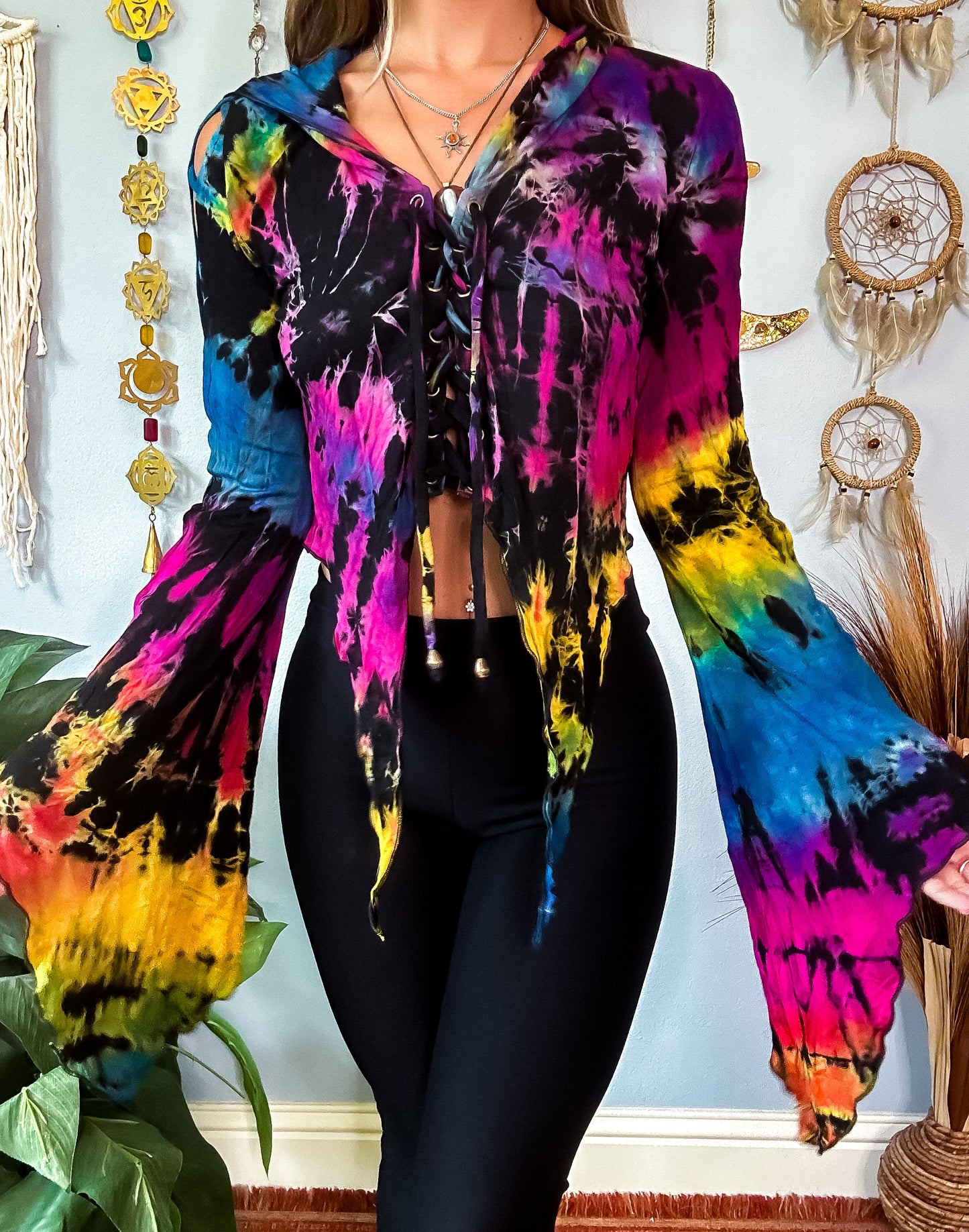 TRIXIE HOODED TOP - BLACK / RAINBOW