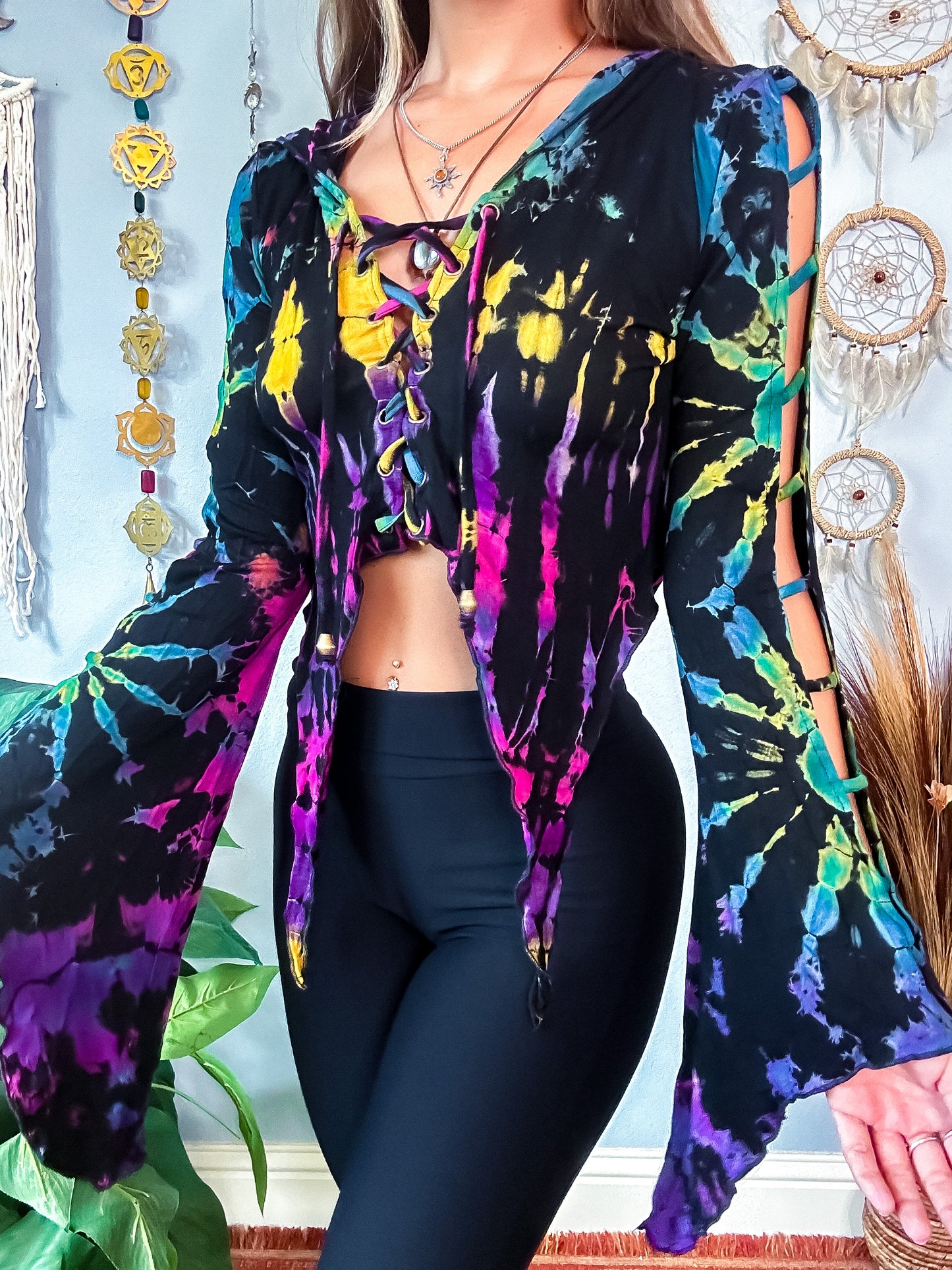 TRIXIE HOODED TOP - BLACK / RAINBOW