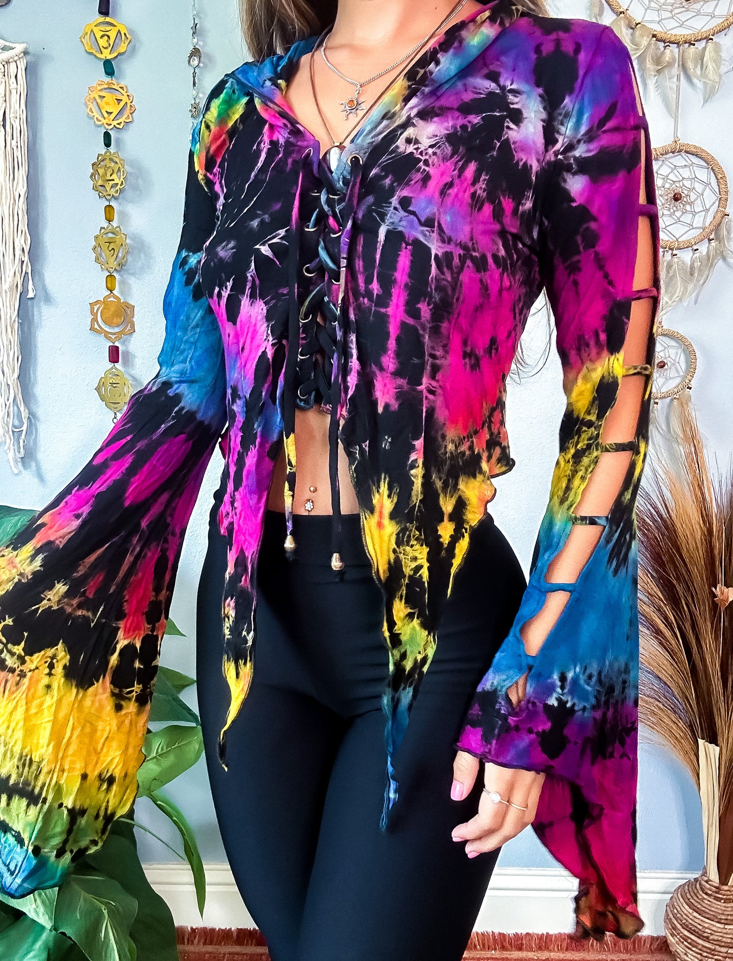 TRIXIE HOODED TOP - BLACK / RAINBOW