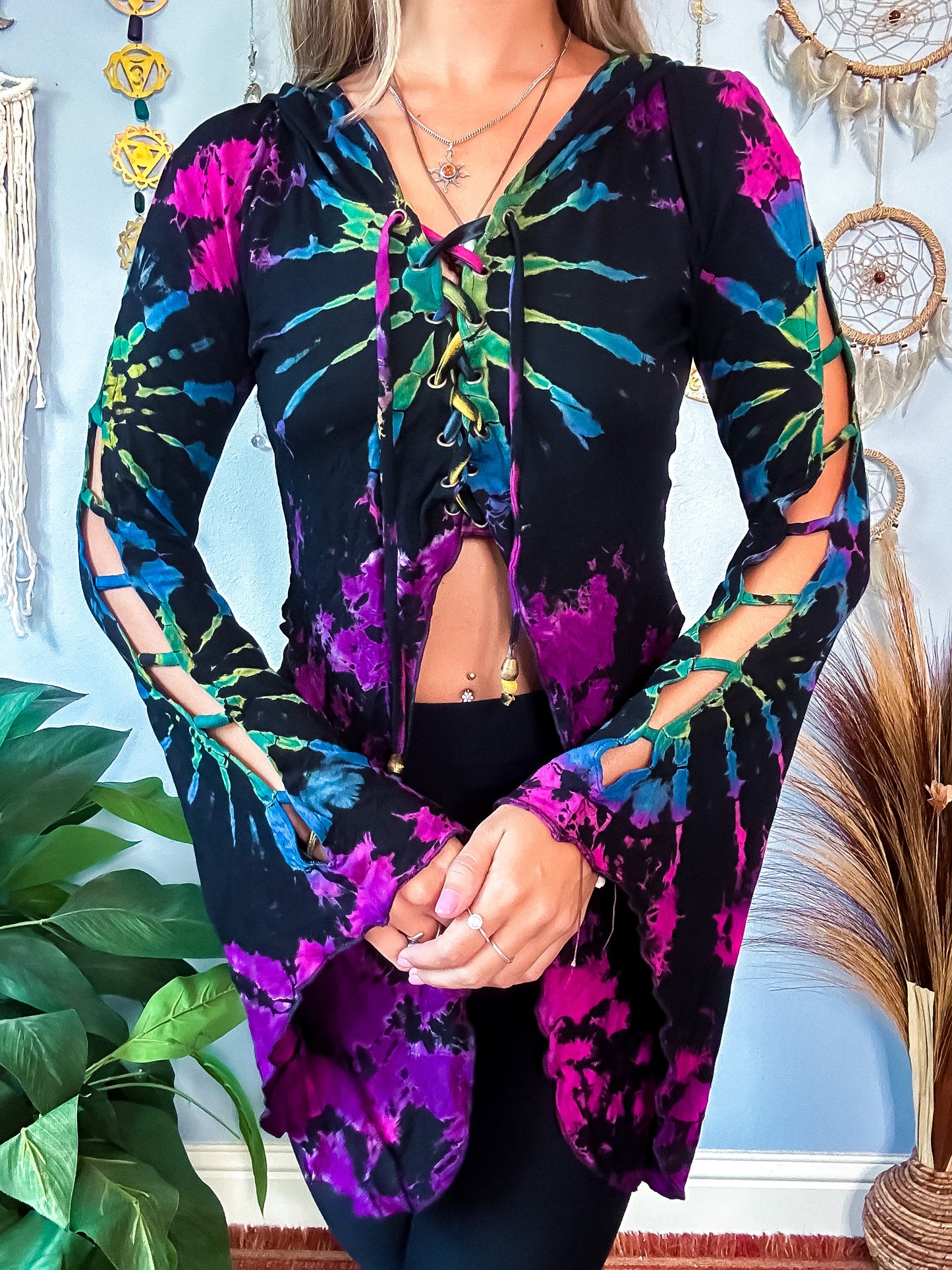 TRIXIE HOODED TOP - BLACK / RAINBOW