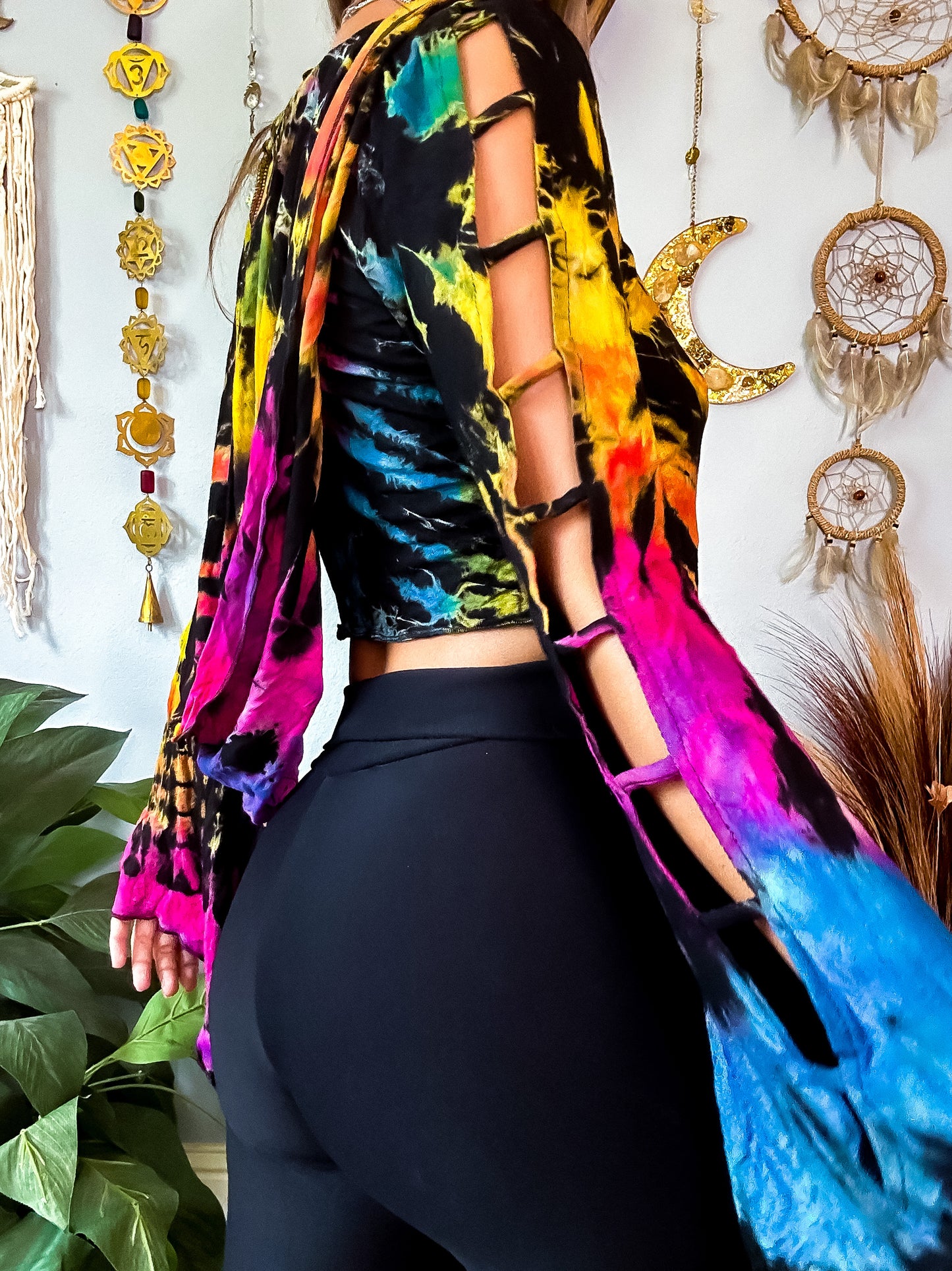 TRIXIE HOODED TOP - BLACK / RAINBOW
