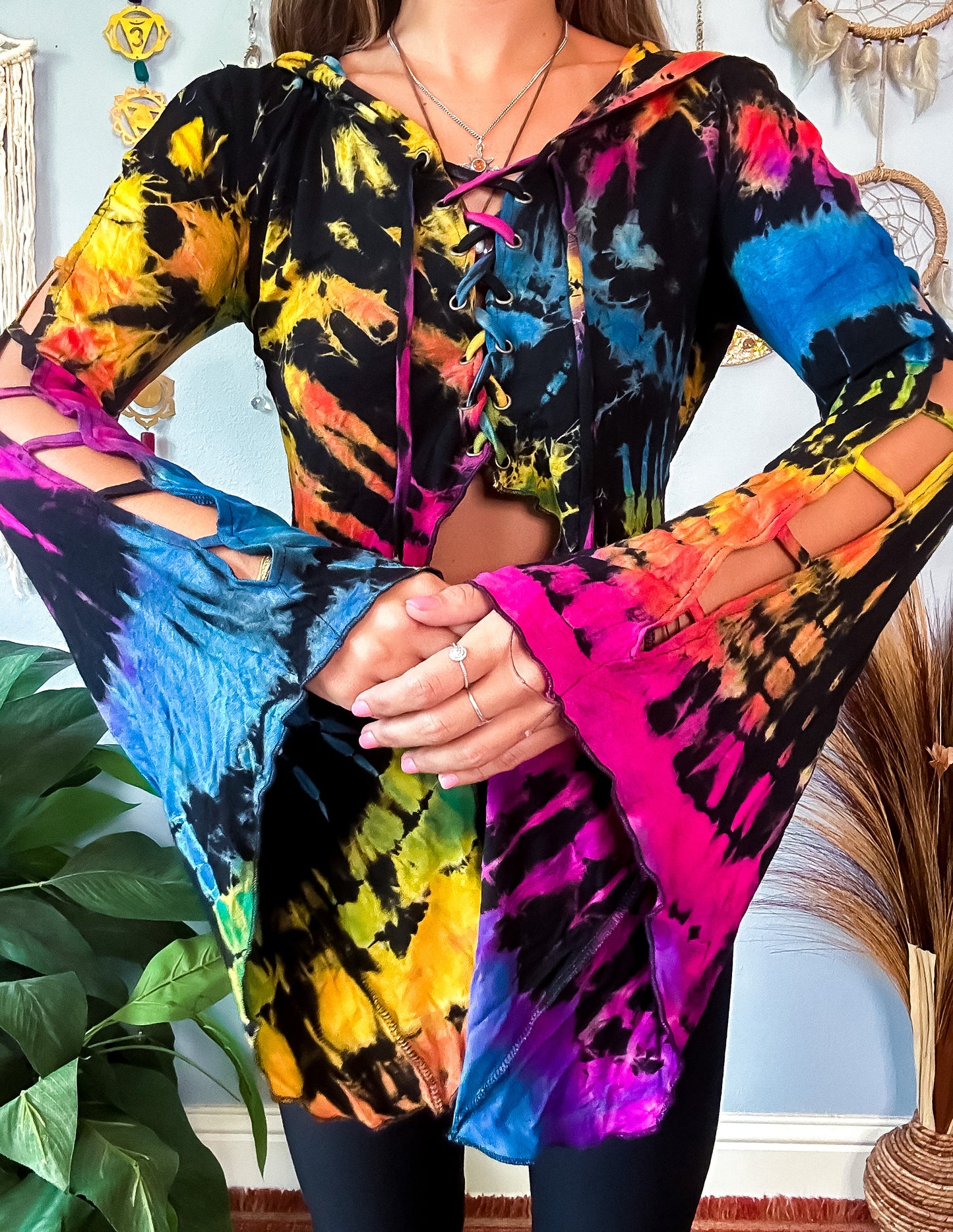 TRIXIE HOODED TOP - BLACK / RAINBOW