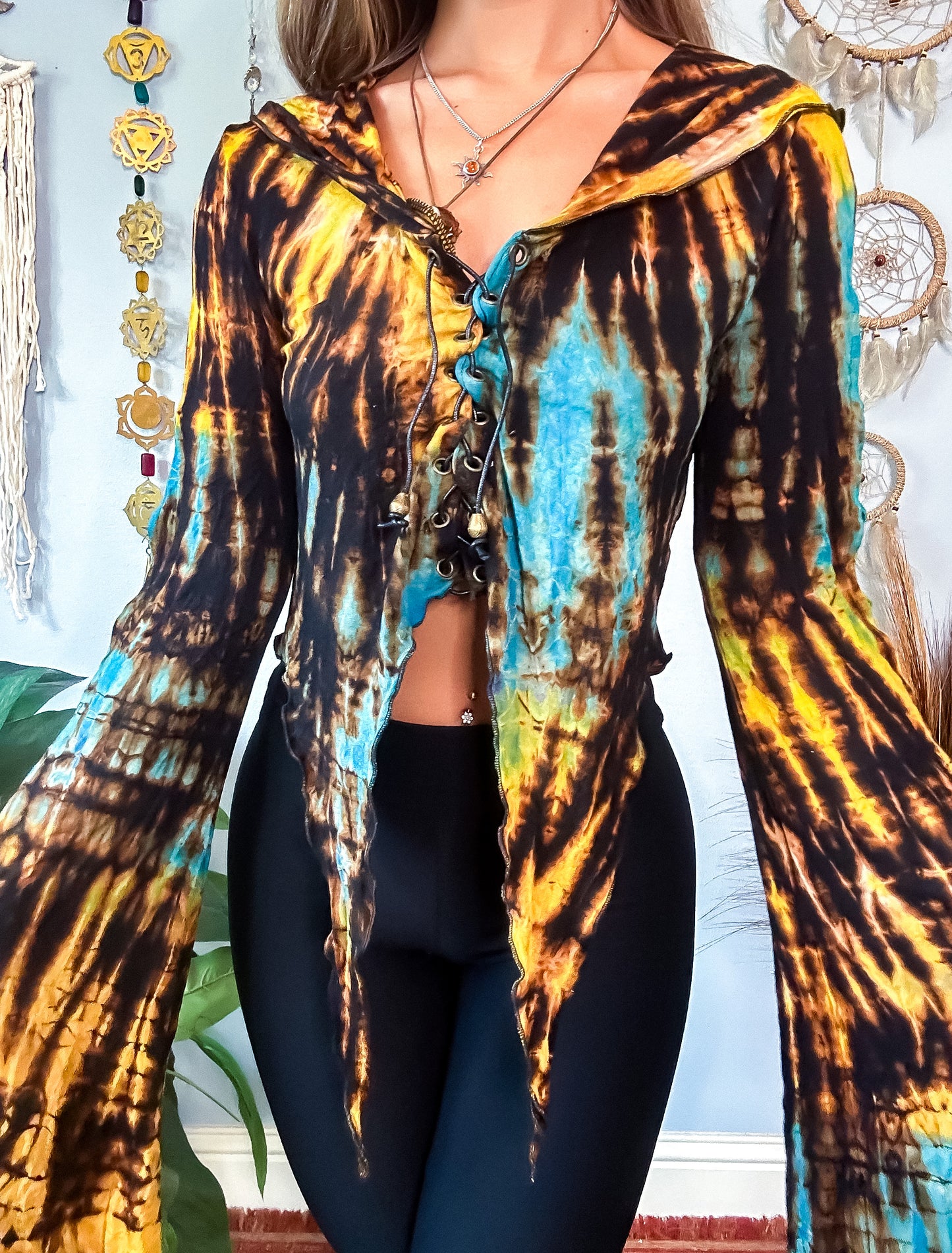 TRIXIE HOODED TOP - BLACK / RAINBOW