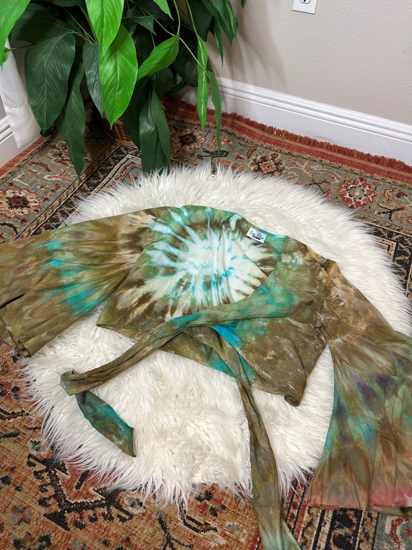 TIE DYE BELL SLEEVE TOP