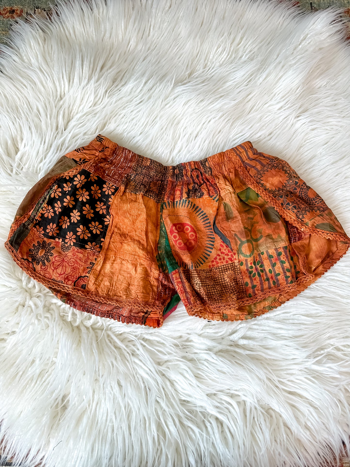 OLETTE LOW RISE SHORTS - RUST