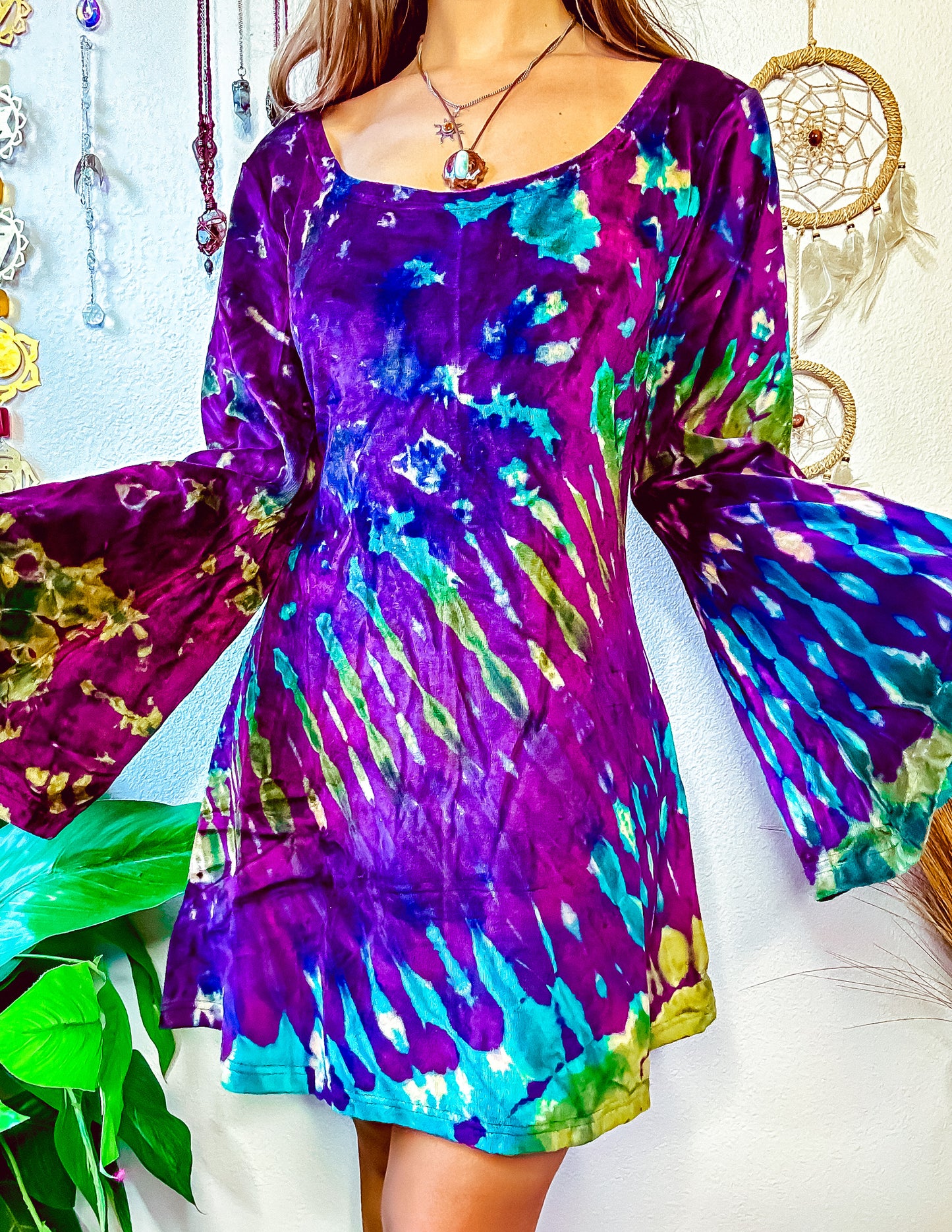 LORA VELVET BELL SLEEVE DRESS