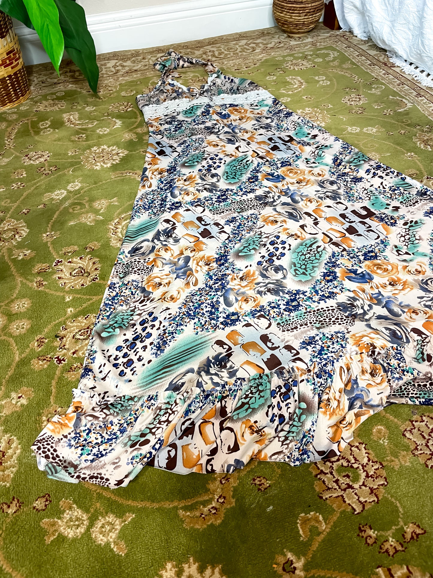 FLORAL HALTER DRESS