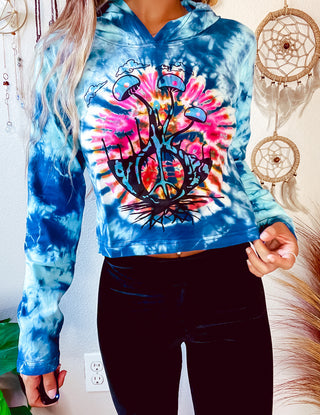 PEACEFUL TRIPS CROPPED HOODIE - BLUE