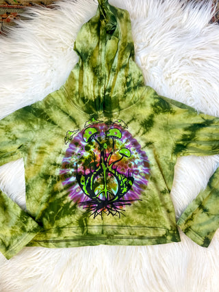 PEACEFUL TRIPS CROPPED HOODIE - GREEN