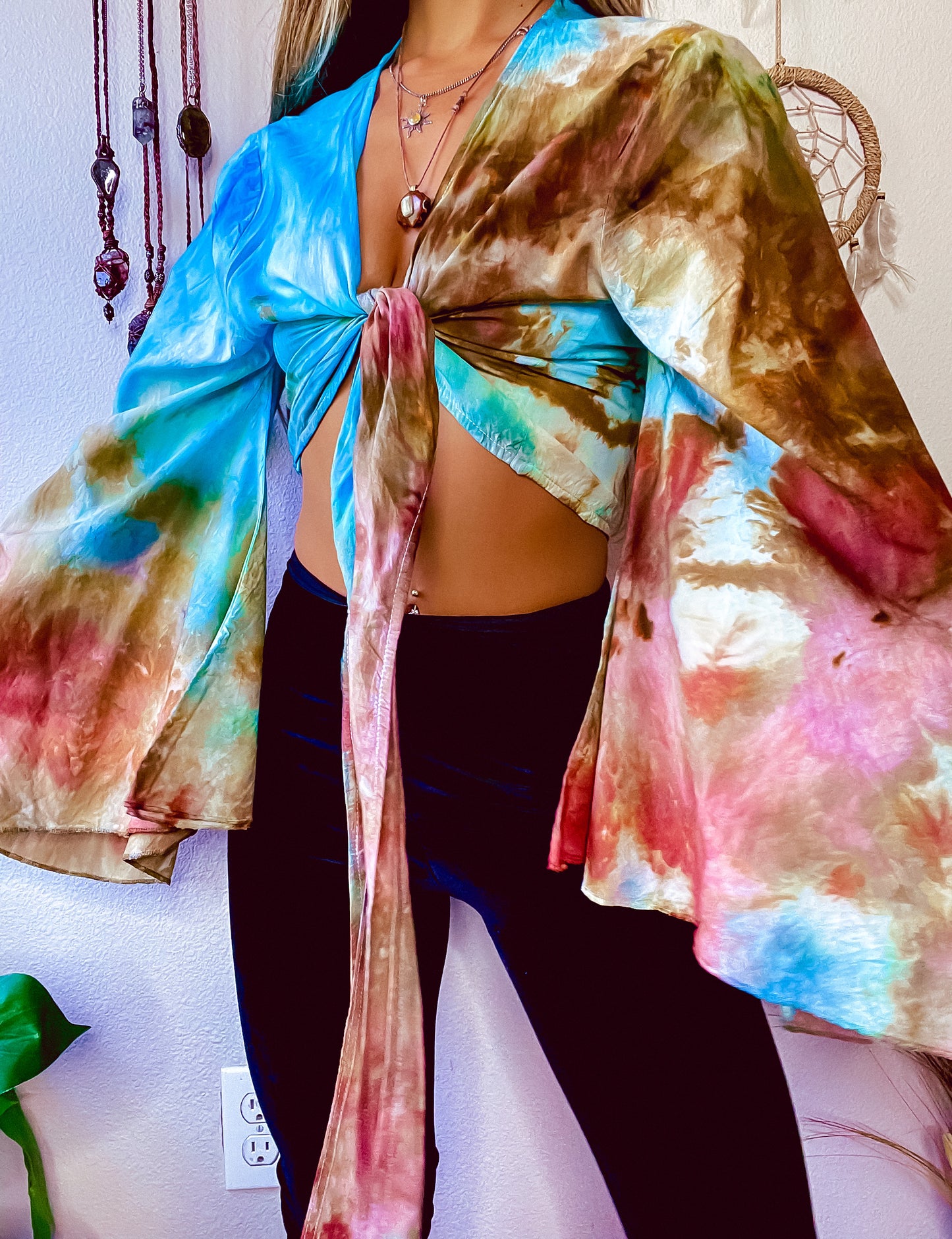 BELL SLEEVE TIE DYE TOP