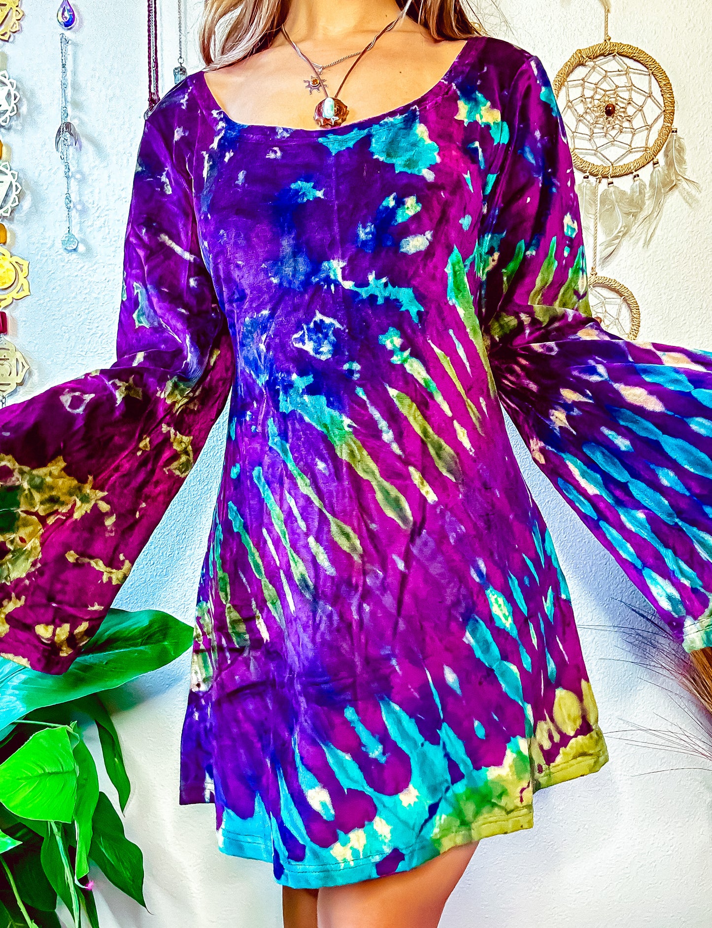 LORA VELVET BELL SLEEVE DRESS