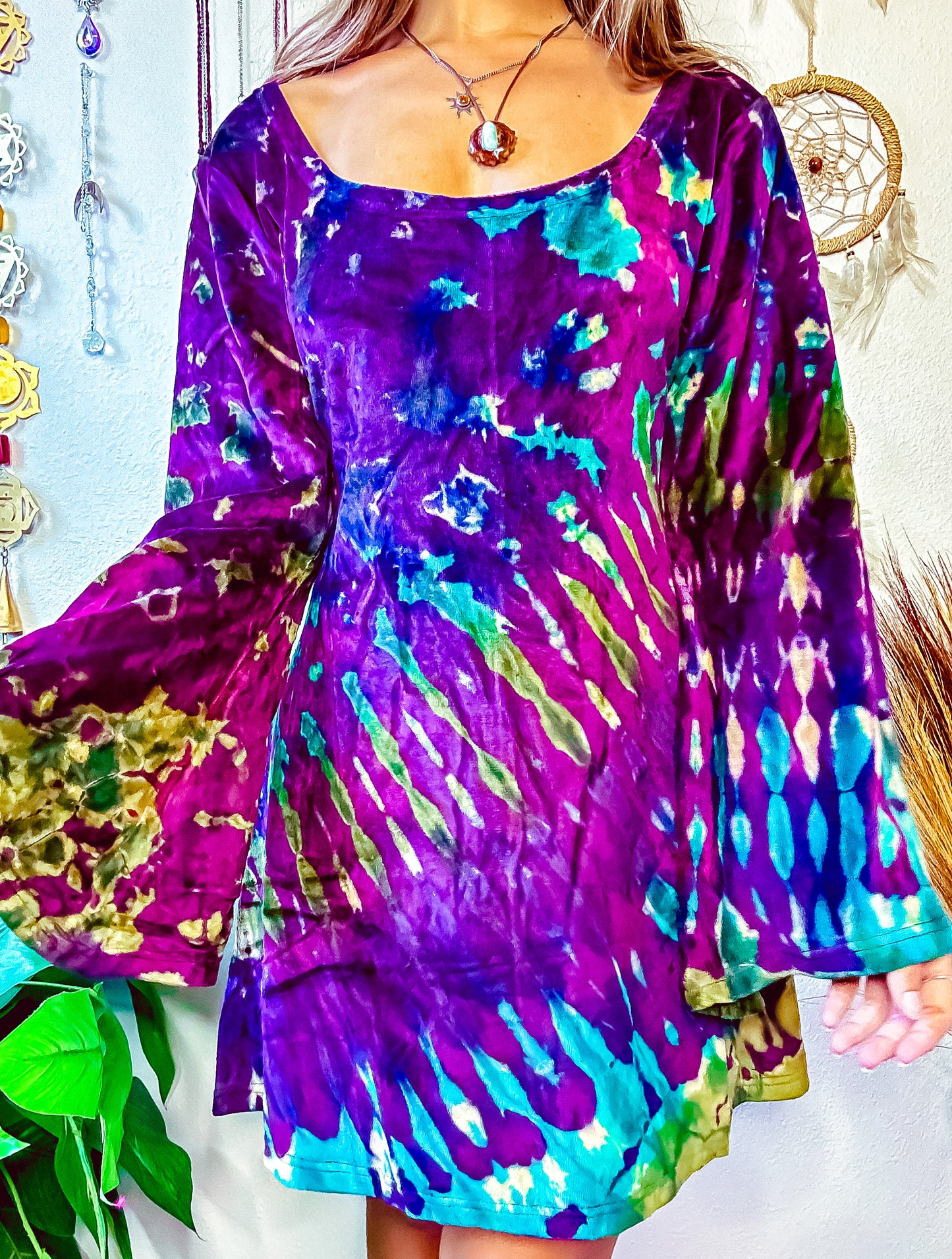 LORA VELVET BELL SLEEVE DRESS